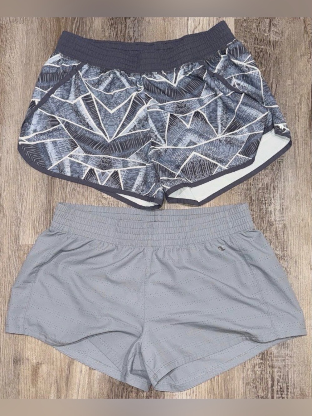 2 Pairs Women's Champion Athletic Shorts Size Large
